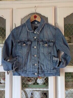 Y2K Levi's Perfect Lived In Fitted Distressed Cropped Trucker Denim Jacket